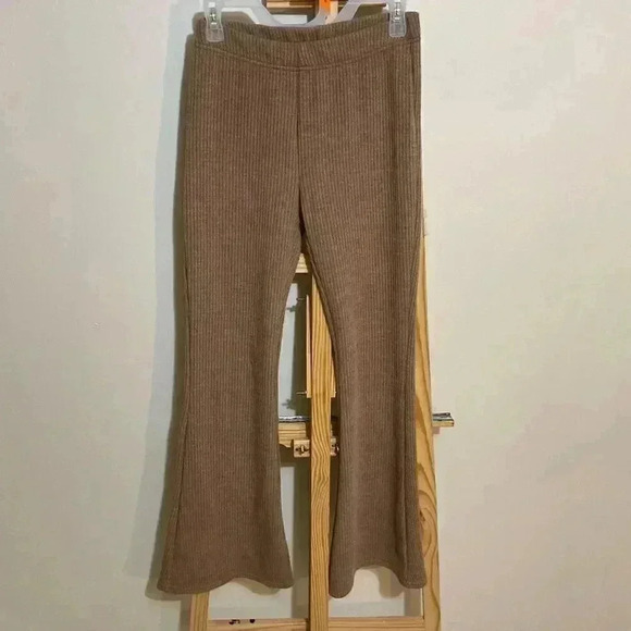 American Eagle size small stretchy pants with flare bottoms,tan - Picture 1 of 7